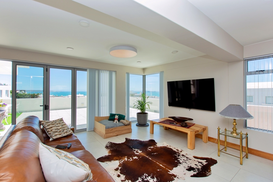 5 Bedroom Property for Sale in Paradise Beach Western Cape